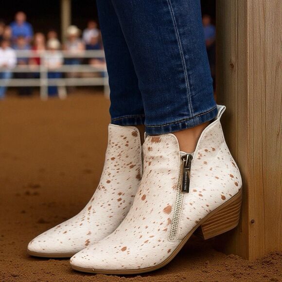 Nine West White Calf-Hair Ankle Bootie 8 Brown Pointy Toe - Picture 1 of 14
